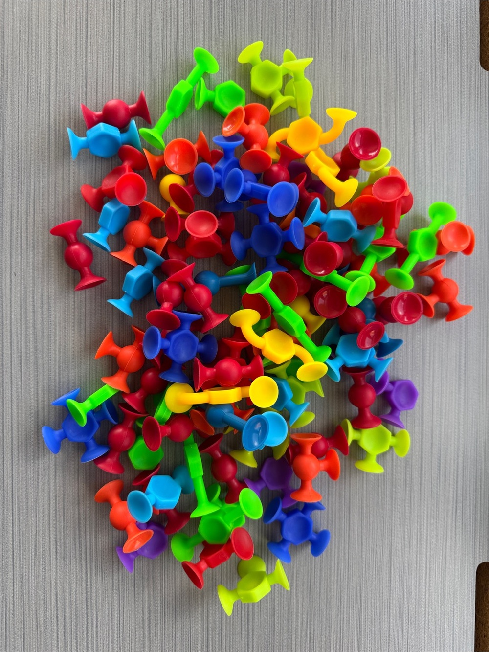🧩 EUC Suction Construction Toy Lot – Colorful Sensory STEM Building Pieces